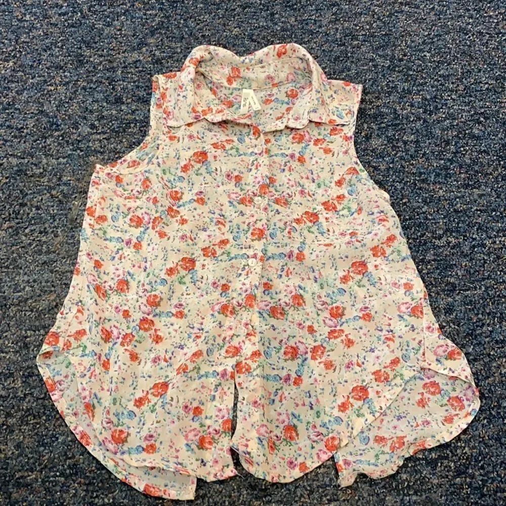 Truth Floral Sheer Button Up top sz. XS